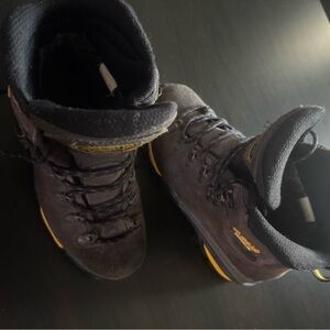 Men's Black and Yellow Hiking Boots ASOLO BOOTS SIZE 8